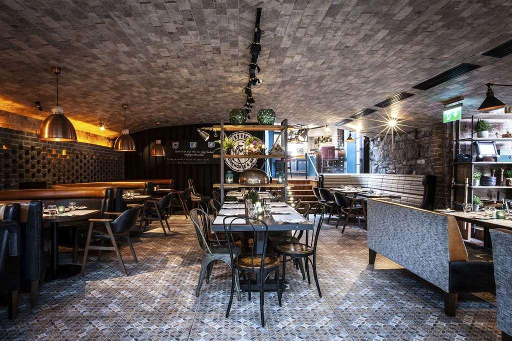 The Address Connolly Hotel Брей Ресторант снимка